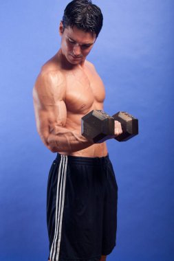 Seksi çocuk kaslarını çalıştırıyor..