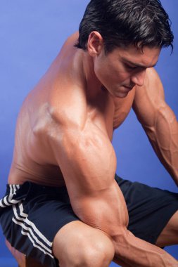 Seksi çocuk kaslarını çalıştırıyor..