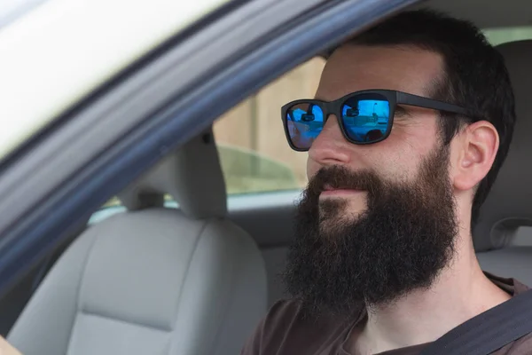 Close View Happy Young Man Beard Sunglasses Driving His Car — Stock Photo, Image