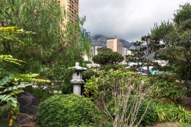 Monte Carlo - 12 Ekim 2017: Japon Bahçesi, Monte Carlo. Küçük ama çok güzel ve rahat bir Japon bahçesi..