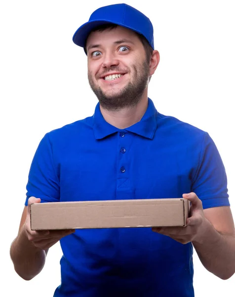Immagine di uomo felice in t-shirt blu e berretto da baseball con scatola di cartone per pizza — Foto Stock