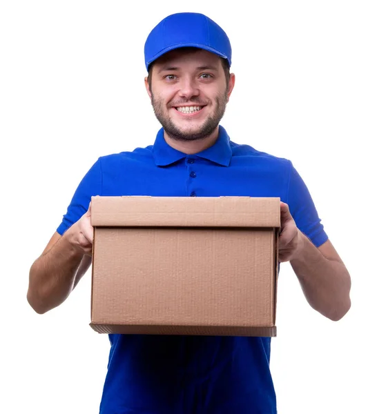 Imagem de homem feliz em camiseta azul e boné de beisebol com caixa de papelão — Fotografia de Stock