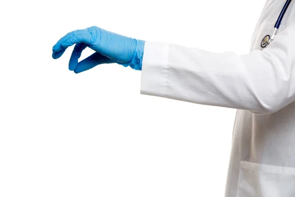 Foto de doctor en bata blanca con guantes de goma aislados fondo blanco —  Fotos de Stock