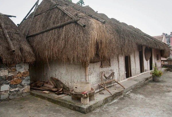 Çiftlik malzemeleri, kır evleri, Ninh Binh kırsalları, Vietnam