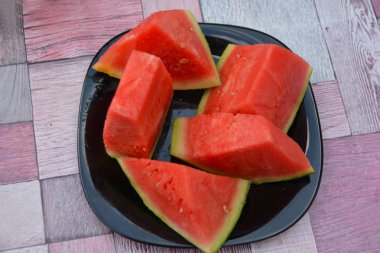 Kırmızı tatlı kavun parçaları