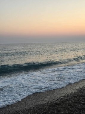 Sahilde güzel bir gün batımı