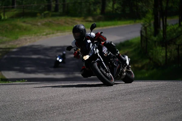 2020 Riga Latvia Motorcyclist Sport Bike Rides Empty Asphalt Road — Stock Photo, Image