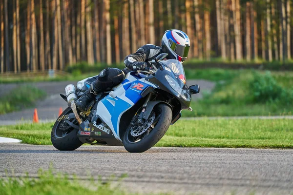 2020 Riga Letonia Motociclista Circuito Carreras Toda Velocidad Alrededor Una —  Fotos de Stock