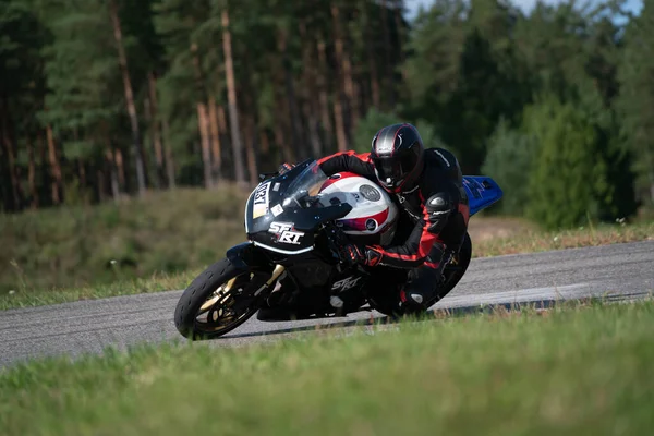 2020 Ropazi Latvia Motorcyclist Sport Bike Ride Empty Asphalt Road — 스톡 사진