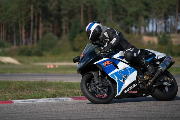 2020 Ropazi Letónia Prática Motocicleta Inclinada Para Canto Rápido Pista — Fotografia de Stock