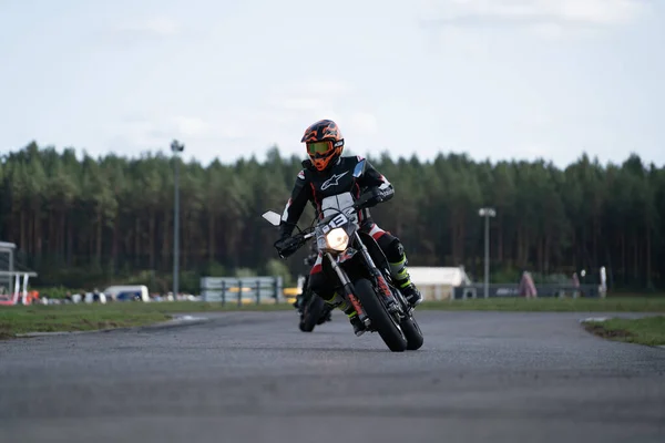 2020 Riga Latvia Handsome Motorcyclist Black Riding His Super Sport — Stock Photo, Image