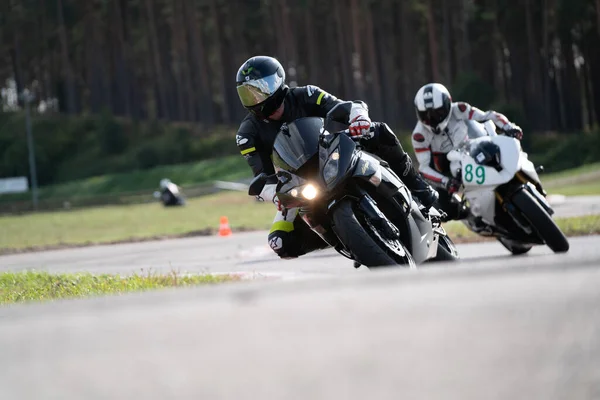 Motocyklový Trénink Nakloněný Rychlého Kouta Trati — Stock fotografie