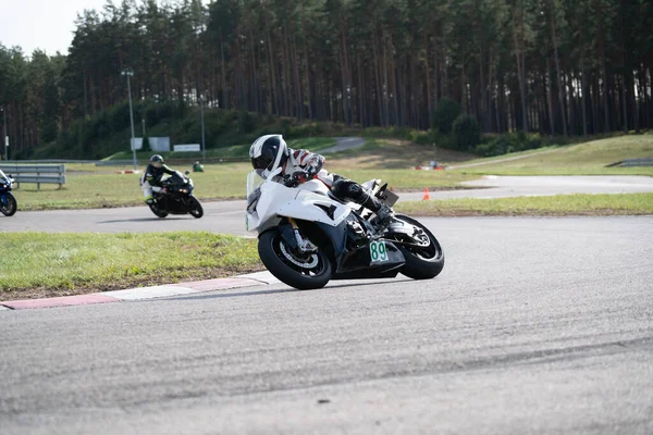 Motocicleta Prática Inclinando Para Canto Rápido Pista — Fotografia de Stock