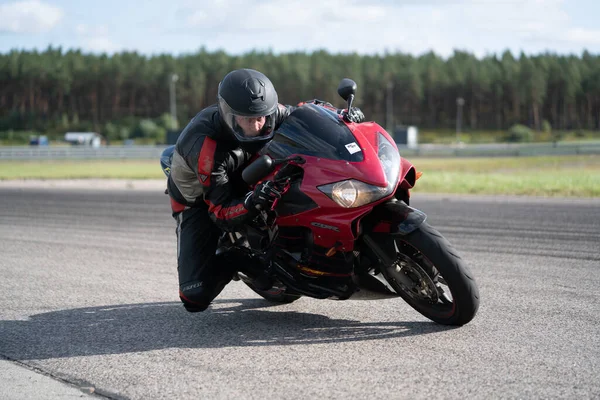 20Riga Latvia Motorcycle Practice Leaning Fast Corner Track — Stok Foto