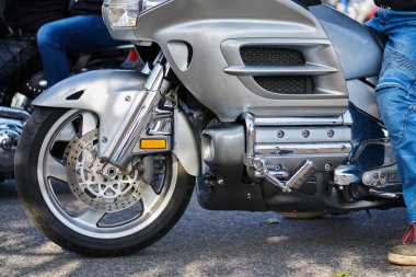 Motosiklet. Metal motosiklet tekerleği.