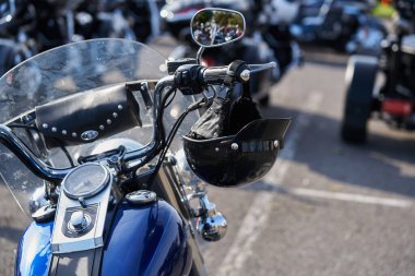 Modern ve şık motosiklet gösterge panelini kapat