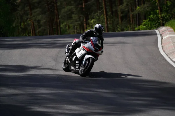 2020 Ropazi Latvia Motorcyclist Sport Bike Rides Empty Asphalt Road — Stock Photo, Image