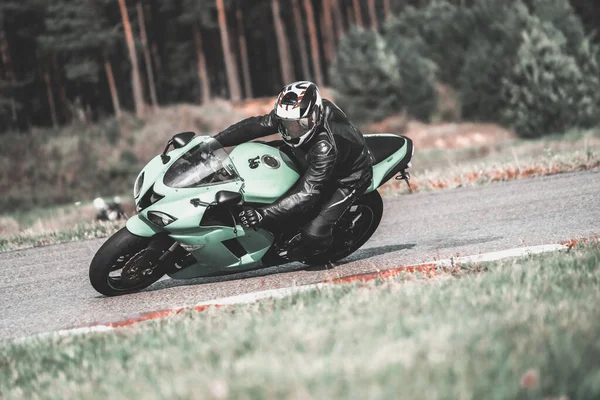 Fast Motorcycle Road Riding Having Fun Driving Empty Highway Motorbike — Stockfoto