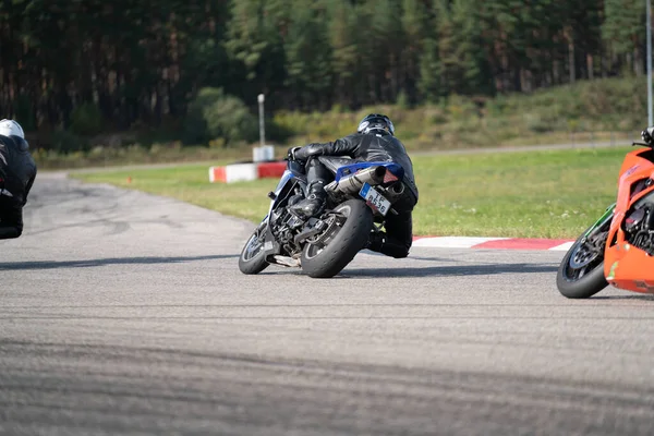 2020 Ropazi Latvia Motorcyclist Sport Bike Rides Empty Asphalt Road — Zdjęcie stockowe