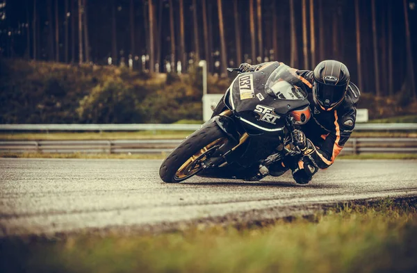 2020 Ropazi Latvia Motorcyclist Sport Bike Rides Empty Asphalt Road — Stock Photo, Image