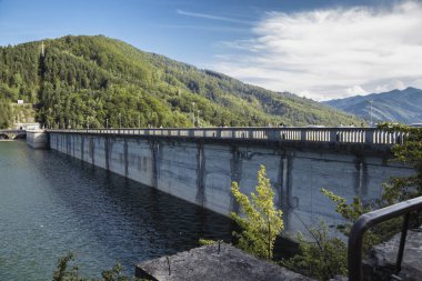 Bicaz, Neamt, Romanya - 09 Ağustos 2018: Bir görünümünü Bicaz baraj üzerinde 09 Ağustos 2018 yılında Bicaz.