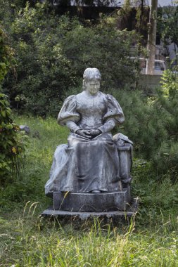 Cluj-Napoca, Transilvanya, Romanya - 21 Ağustos 2018: Botanik bahçe heykeli büyük turistik, üzerinde 21 Ağustos 2018 Kaloşvar '.