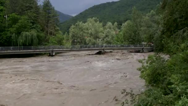 Fiume Sporco Con Acqua Fangosa Periodo Inondazione Durante Forti Piogge — Video Stock