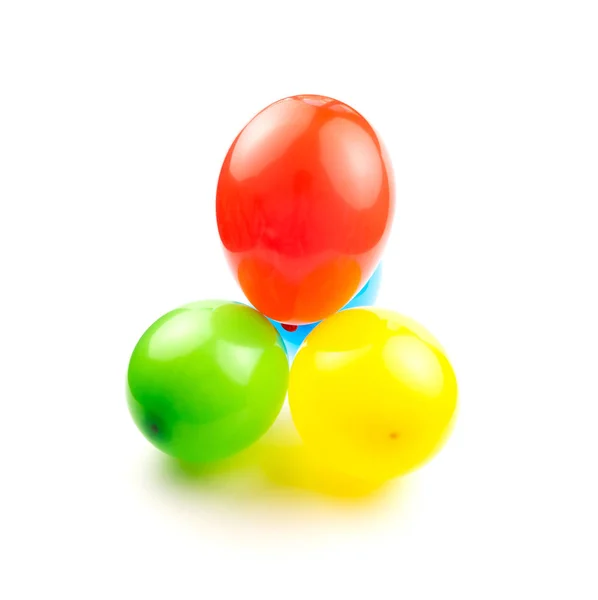 Les ballons d'anniversaire colorés isolent sur un fond blanc avec spa — Photo