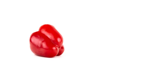 En röd söt bell pepper isolerad på vit bakgrund. — Stockfoto