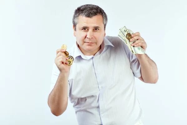 Człowiek Bitcoinów Dolarów Ręce — Zdjęcie stockowe