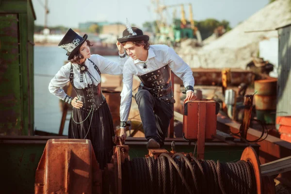 Orang-orang dengan gaya steampunk . — Stok Foto
