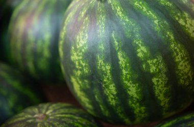 Tecavüz karpuzu. Yaz meyveleri.