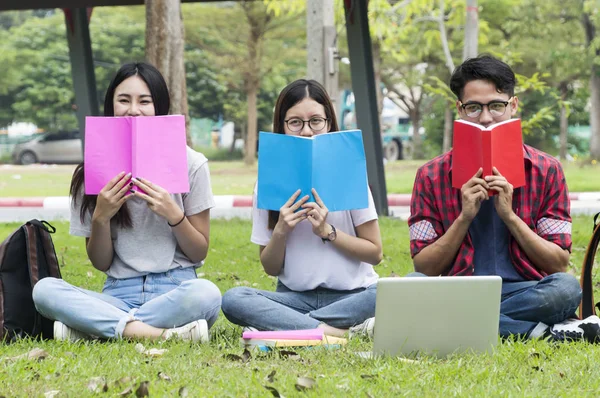 Educação Grupo Asiática Campus Amizade Pessoas Conceito Grupo Estudantes Adolescentes — Fotografia de Stock