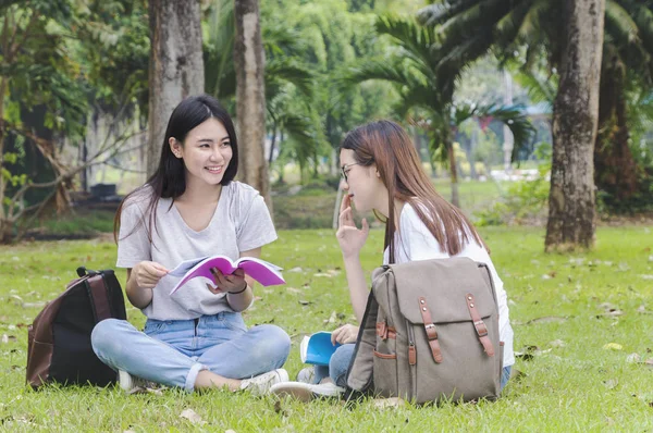 Asiatische Frauenbildung Campus Freundschaft Und Menschen Konzeptgruppe Glücklicher Teenager Mit — Stockfoto