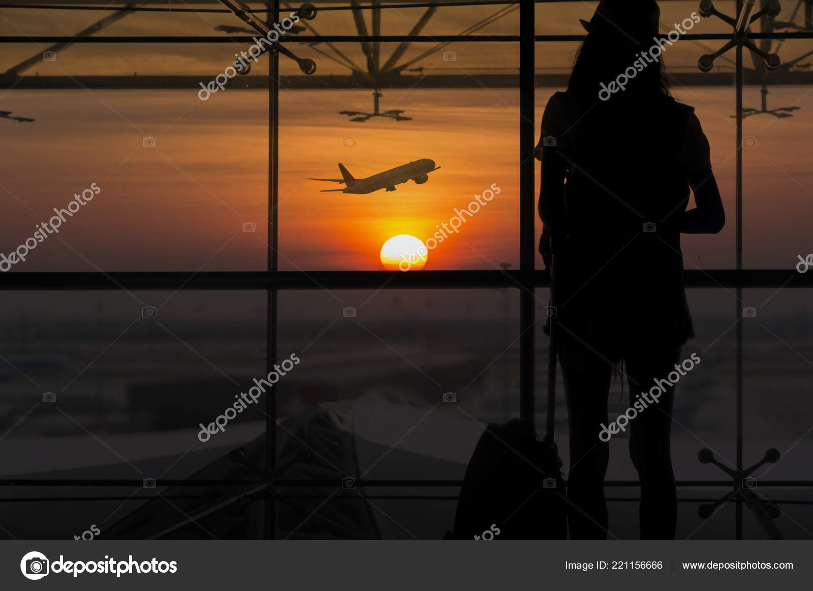 若い女性のシルエットが空港で出発前に見て飛行機の窓の近くに立っています 彼女は飛行機を離陸し 荷物を見てください 旅行の概念 ストック写真 C Kritsaya 若い女性のシルエットが空港で出発前に見て飛行機の窓の近くに立っています 彼女は飛行機を離陸し 荷物を見てください 旅行の概念 ストック写真 C Kritsaya