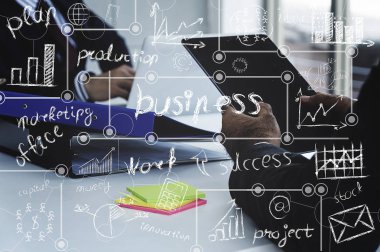 Man Use Smartphone Hand, dokunmatik ekran. Proje Yöneticisi Araştırma