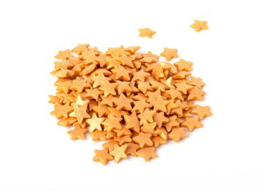 Beyaz arka planda izole edilmiş küçük altın yıldızlar. Parlayan yıldızların konfetisi