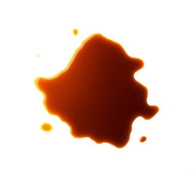 Beyaz arka planda izole edilmiş soya sosu damlaları. Balzamik sirkeyle yapılmış çeşitli desenler