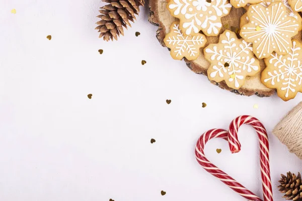 Рождественское Печенье Леденцами Белом Фоне Новый Год Традиционные Угощения — стоковое фото