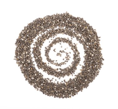 Chia tohumları beyaz arka planda izole edilmiş. sağlıklı yemek, sağlıklı yaşam tarzı