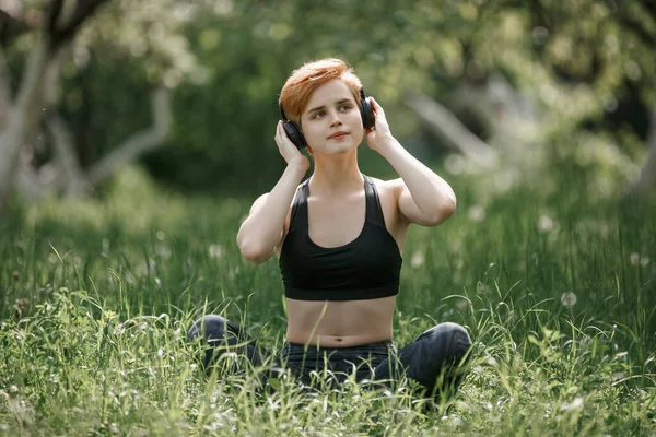 Fille Tenue Sport Entraîne Dans Parc — Photo