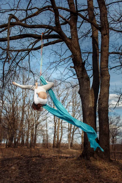 Girl White Hoop Woods — Stock Photo, Image