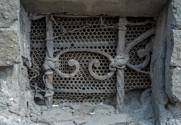 Alte Und Moderne Dekorative Geschmiedete Metallelemente Von Zäunen Toren Fenstergittern — Stockfoto