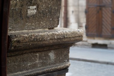 Arkadaki taşlardan eski duvarın dokusu.