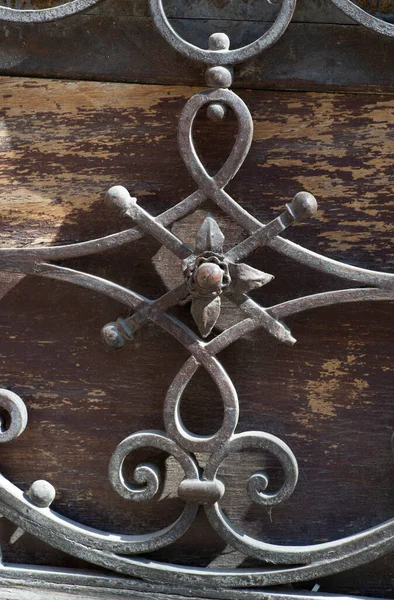 Eski Modern Dekoratif Metal Elementler Çitler Kapılar Pencere Pervazları — Stok fotoğraf