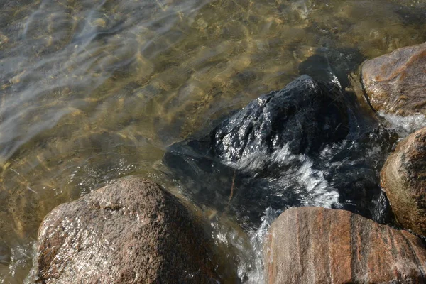 Margem Lago Textura Pedra Coberta Musgo — Fotografia de Stock