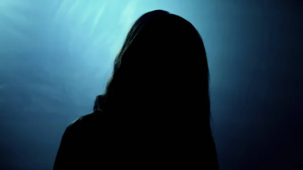 Terrible Silhouette Female Looking Camera Victim Crazy Murderer — Stock Photo, Image