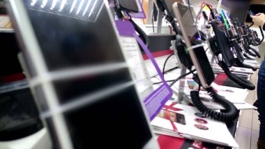 Elektronik Gadget showroom mağaza, test ve akıllı telefonlar seçtiğiniz alıcılar