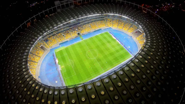 Panorama Van Een Mooie Stadion Bij Nacht Voetballers Spelen Wedstrijd — Stockfoto