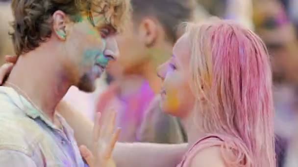 Holi festival flirten [PUNIQRANDLINE-(au-dating-names.txt) 53